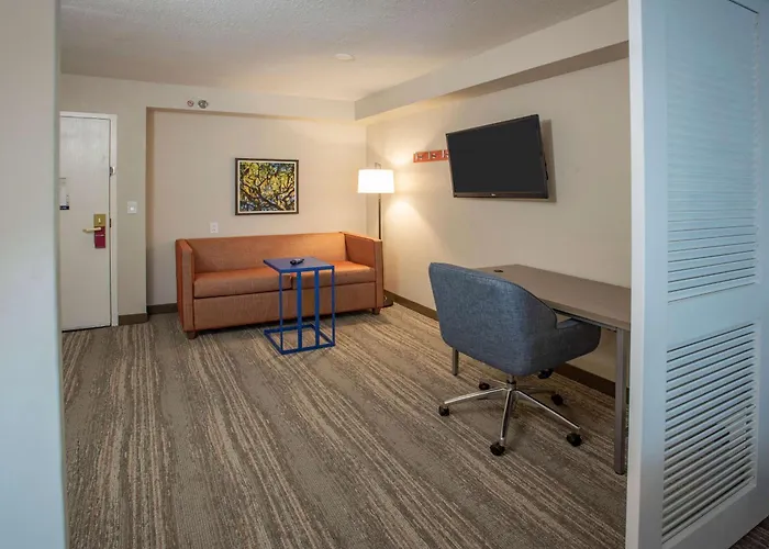 Hotel Hampton Pensacola-airport 3*