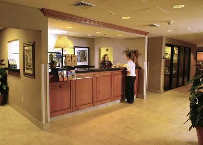 Hampton Pensacola-airport